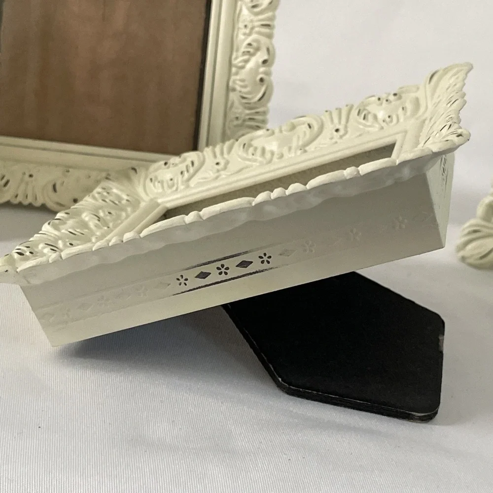 Vintage Style Cottagecore Small Picture Frames Lot Of 4 Antique White 4